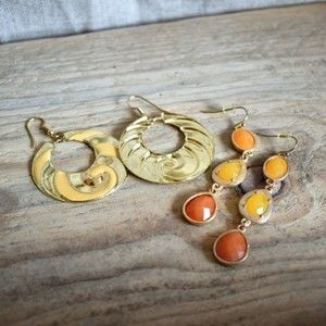 2 Pairs Fun Earrings Pale Yellow Orange GP Metal Acrylic